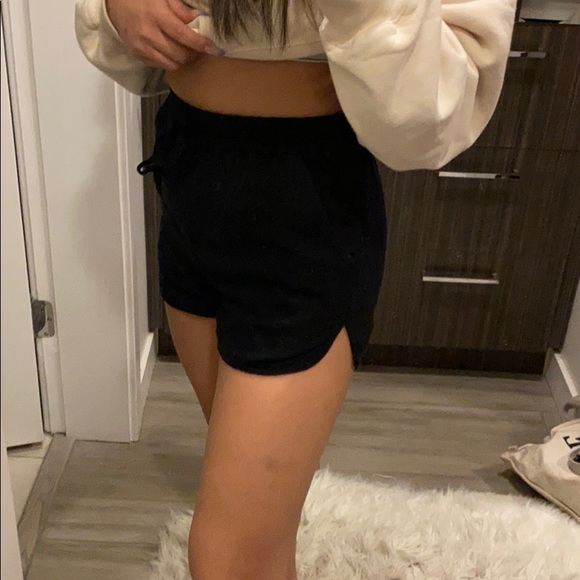 Wilfred Betraud Short - Picture 3 of 3